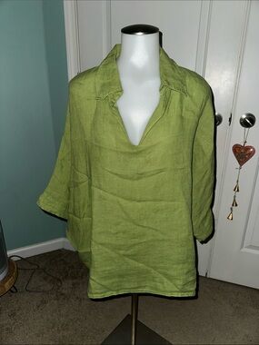 Relaxed V-Neck Linen Tunic in Olive Green